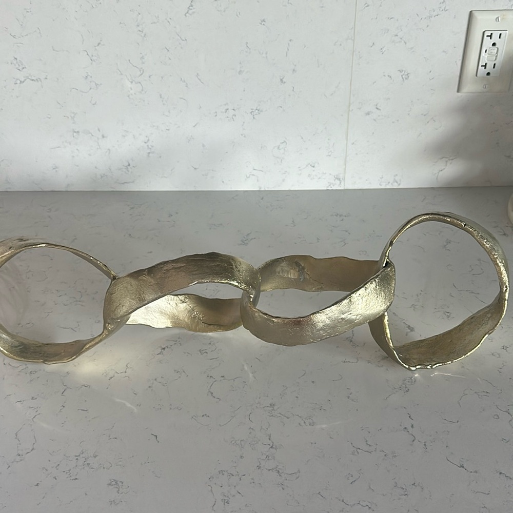 Gold 4 Ring Home Decor